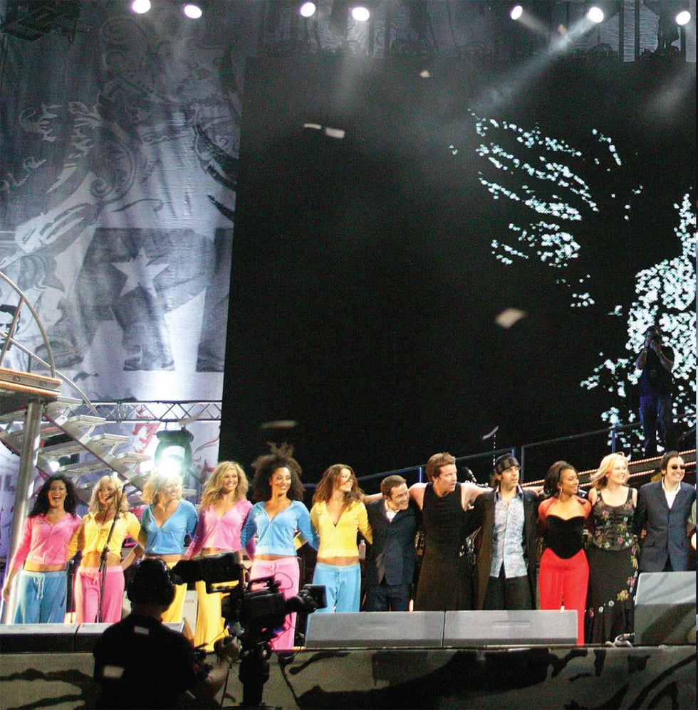 Live at Knebworth image 12