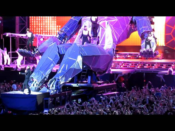 Progress Live 2011: Take That Perform Love Love At Glasgow (23 June) only available on RobbieWilliams.com