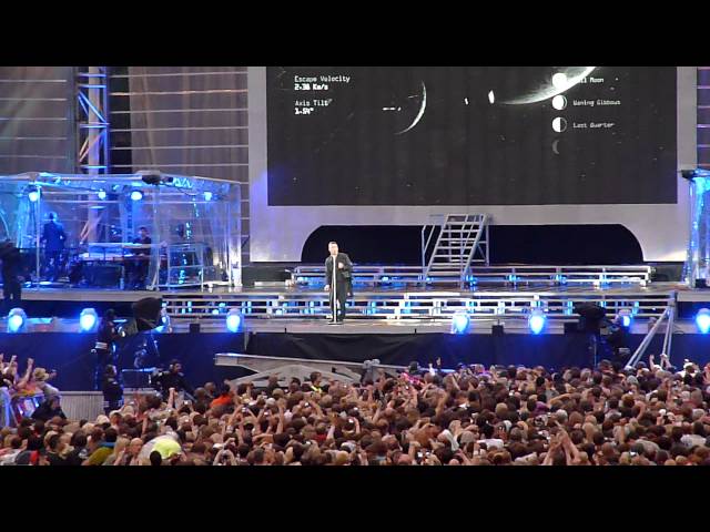 Progress Live 2011: Robbie Performs Come Undone At Manchester (4 June)