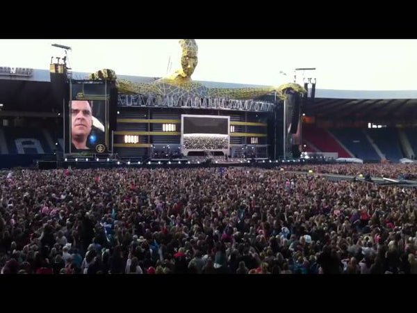 Progress Live 2011: Robbie Performs Let Me Entertain You At Glasgow (22 June) only available on RobbieWilliams.com